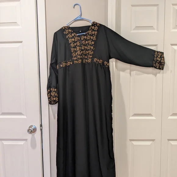 Black Abaya - Picture 1 of 4